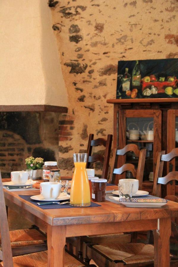 Les chambres d'hôtes de La Métairie du Bourg Les Herbiers Esterno foto