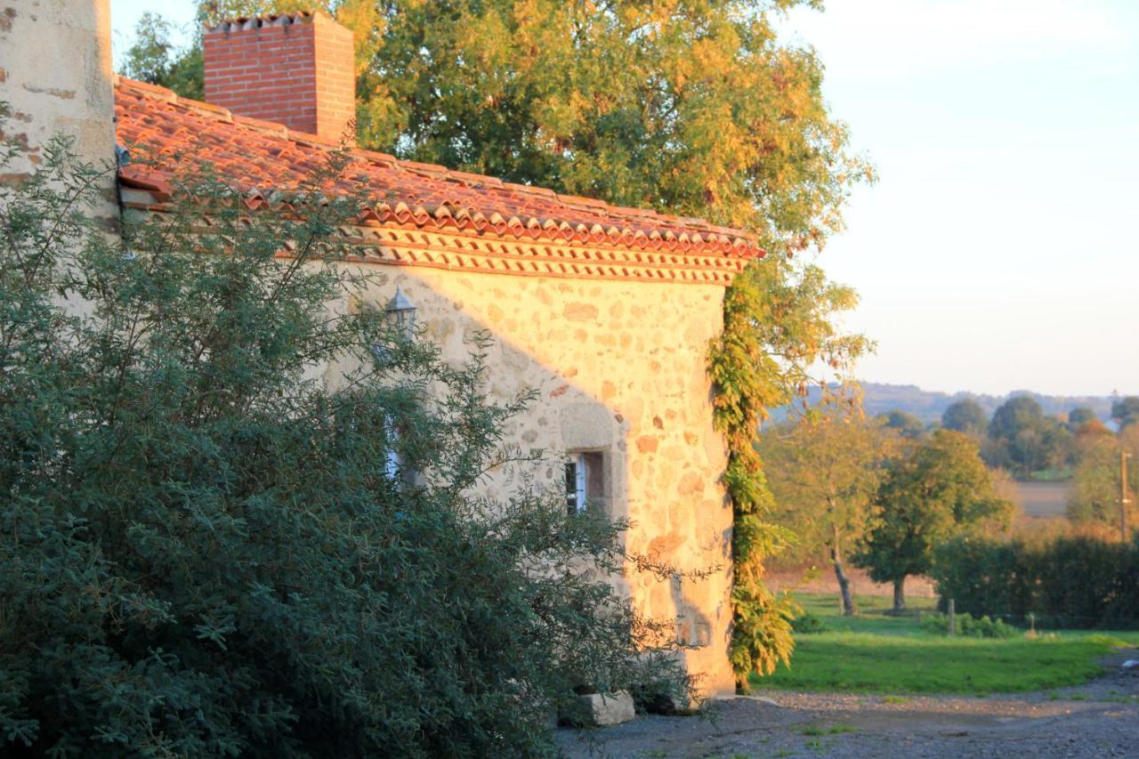 Les chambres d'hôtes de La Métairie du Bourg Les Herbiers Esterno foto